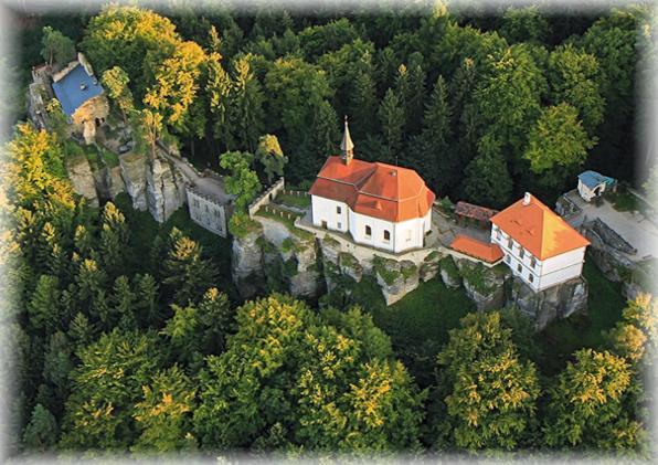 Apartman Hrubá Skála Bagian luar foto