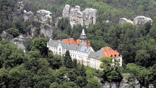 Apartman Hrubá Skála Bagian luar foto