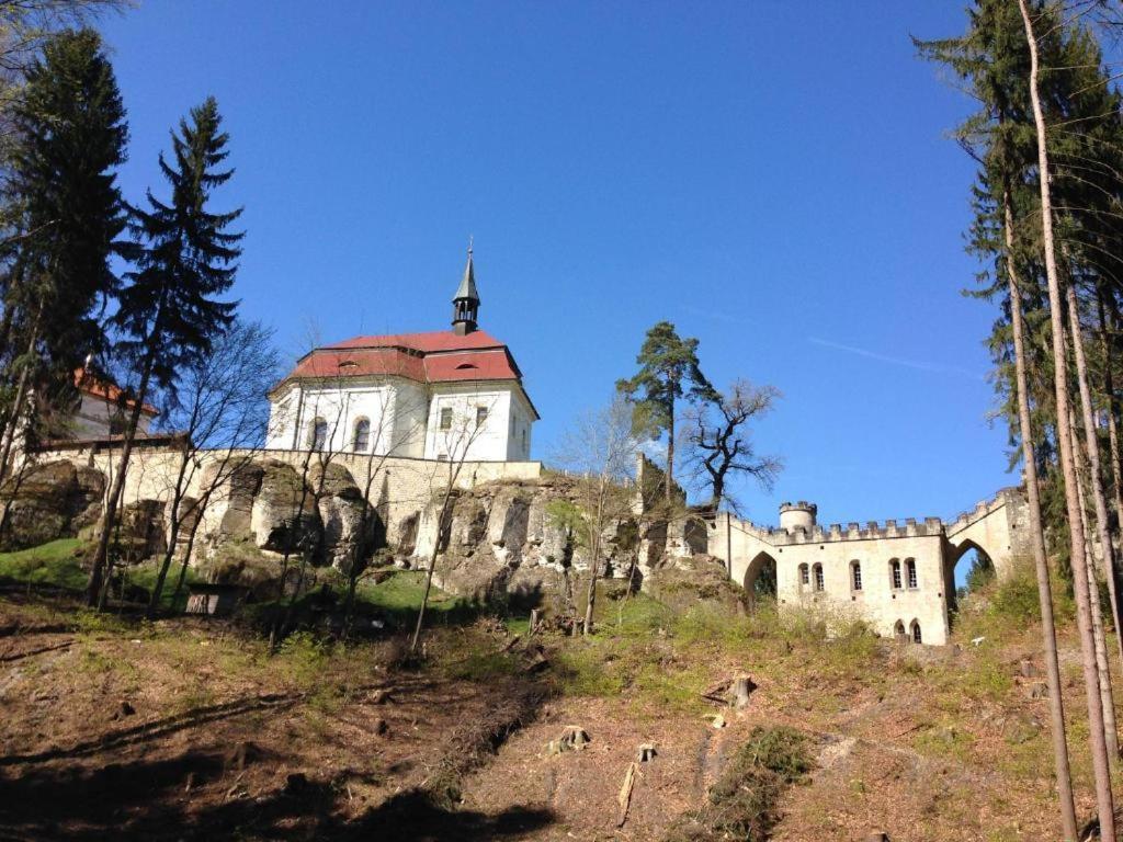 Apartman Hrubá Skála Ruang foto
