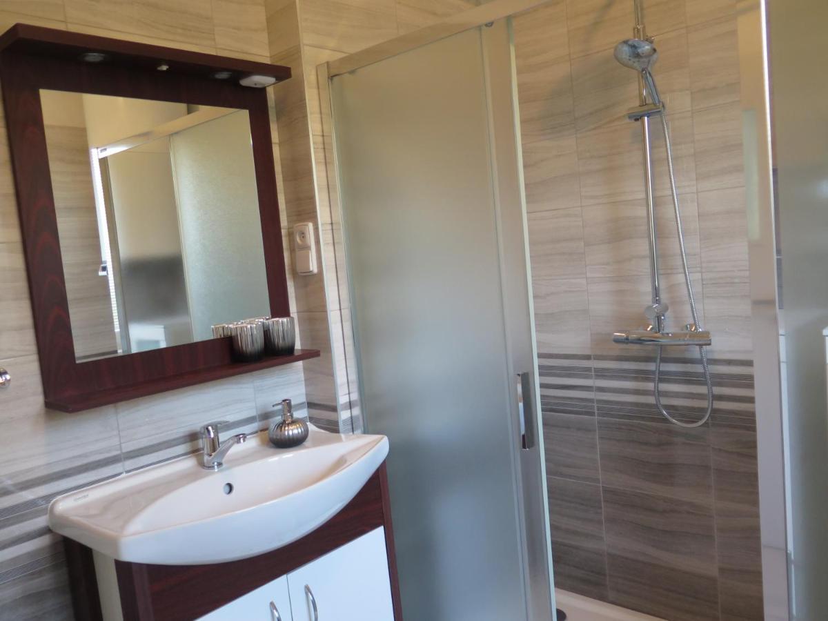 Apartman Hrubá Skála Bagian luar foto